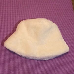 white fur bucket hat
